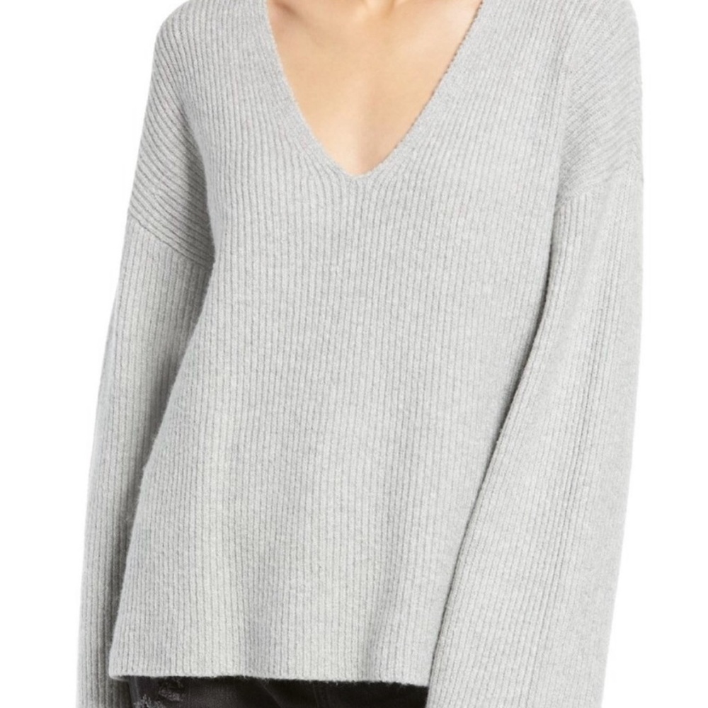Treasure & Bond V-Neck Ribbed Stitch Sweater, Size Medium Gray Cozy Wide Sleeve